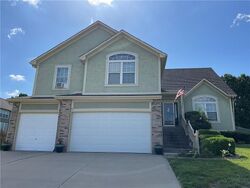 Pre-foreclosure in  Haystack Rd Raymore, MO 64083
