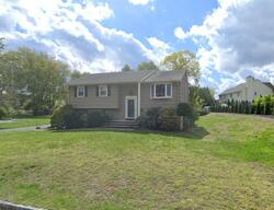 Pre-foreclosure in  Crestwood Ave Fairfield, NJ 07004