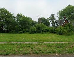 Pre-foreclosure in  N 43rd St East Saint Louis, IL 62204