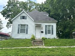 Pre-foreclosure in  N Pearl St Lebanon, IL 62254