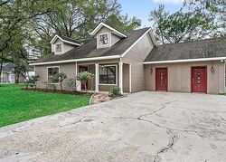 Pre-foreclosure in  Citron Dr Lacombe, LA 70445