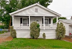 Pre-foreclosure in  Brook Ave Saint Louis, MO 63125
