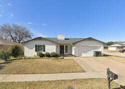 Pre-foreclosure in  Queenlily Ct Arlington, TX 76018