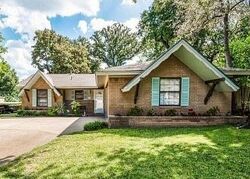 Pre-foreclosure in  Woodoak Dr Irving, TX 75060
