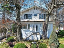 Pre-foreclosure in  Katan Ave Staten Island, NY 10308