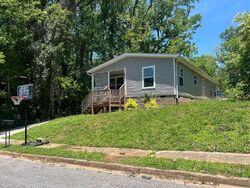 Pre-foreclosure in  W Robinson St Gaffney, SC 29341