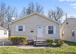 Pre-foreclosure in  Packard Dr Akron, OH 44320
