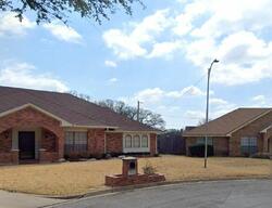 Pre-foreclosure in  Paddockview Dr Arlington, TX 76017