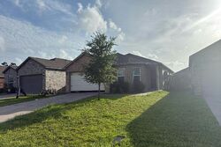 Pre-foreclosure in  Albert Oak Dr Humble, TX 77396