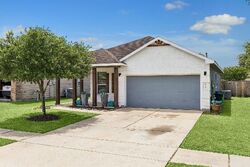 Pre-foreclosure in  Sunrise Canter Dr Tomball, TX 77375