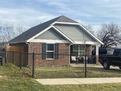 Pre-foreclosure in  N Hampton St Fort Worth, TX 76106