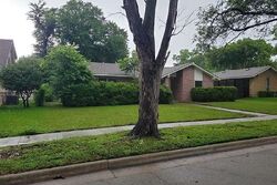 Pre-foreclosure in  S Alexander Ave Duncanville, TX 75116