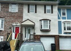 Pre-foreclosure in  Geronimo Dr Saint Albans, WV 25177