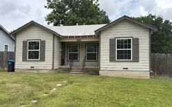 Pre-foreclosure in  Handley Dr Fort Worth, TX 76112