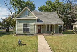  E Main St, Tioga TX