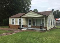 Pre-foreclosure in  Saks Rd Anniston, AL 36206