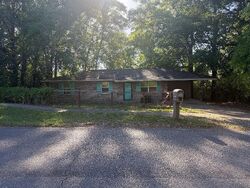  N 1st St, Defuniak Springs FL