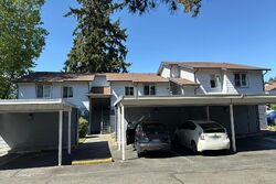 Pre-foreclosure in  Se 257th Pl Apt D203 Kent, WA 98030