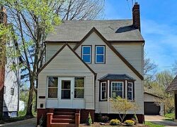 Pre-foreclosure in  Rushleigh Rd Cleveland, OH 44121