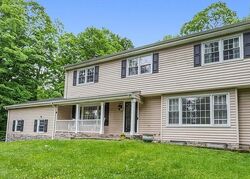 Pre-foreclosure in  Terhune Dr Wayne, NJ 07470