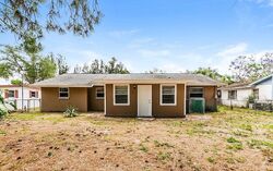 Pre-foreclosure in  8th Street Ct W Bradenton, FL 34207