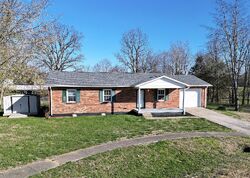 Pre-foreclosure in  Morninglory Ct Radcliff, KY 40160