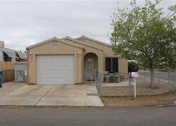 Pre-foreclosure in  Hualapai Dr Bullhead City, AZ 86442