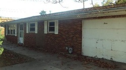 Pre-foreclosure in  LAKESHIRE DR Fairview Heights, IL 62208