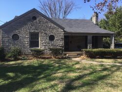 Pre-foreclosure in  Ridgeway Ave Louisville, KY 40207