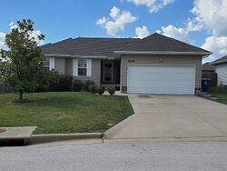 Pre-foreclosure in  Sugar Ln Clever, MO 65631