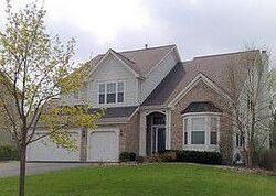 Pre-foreclosure in  Angle Tarn Dundee, IL 60118