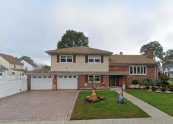 Pre-foreclosure in  Madison Ave Roselle Park, NJ 07204
