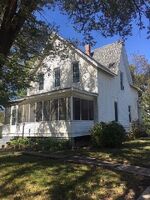 Pre-foreclosure in  W Oak St Independence, KS 67301
