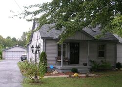 Pre-foreclosure in  Mitchell Hill Rd Fairdale, KY 40118