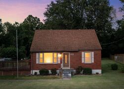 Pre-foreclosure in  W Manslick Rd Fairdale, KY 40118