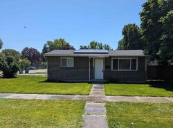 Pre-foreclosure in  19th Ave S Nampa, ID 83651