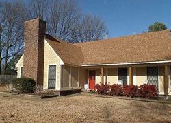 Pre-foreclosure in  Bainbridge Pl Southaven, MS 38671