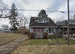 Pre-foreclosure in  W Linsey Blvd Flint, MI 48503