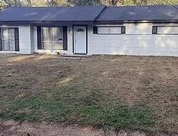 Pre-foreclosure in  BARBARA ANN DR Jackson, MS 39204
