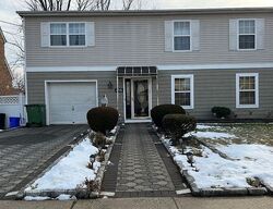 Pre-foreclosure in  Wheatsheaf Rd Roselle, NJ 07203