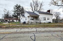 Pre-foreclosure in  Oakhill Ave Plymouth, IN 46563