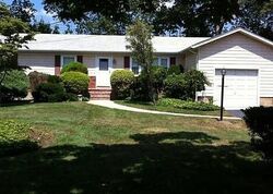 Pre-foreclosure in  Ellensue Dr Deer Park, NY 11729