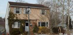 Pre-foreclosure in  DIVISION AVE Blue Point, NY 11715