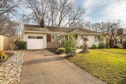  Crescent Dr, Rahway NJ