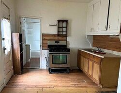 Pre-foreclosure in  Sumner St Akron, OH 44304