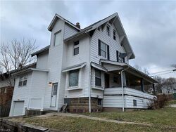 Pre-foreclosure in  MALASIA RD Akron, OH 44305
