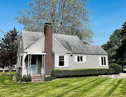 Pre-foreclosure in  Sunset St Middletown, OH 45042