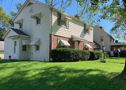 Pre-foreclosure in  Hampton Pl Middletown, OH 45042