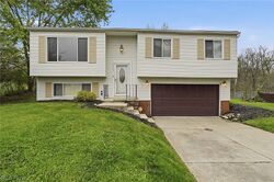 Pre-foreclosure in  Deer Ct Bedford, OH 44146