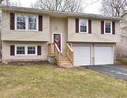Pre-foreclosure in  Hillview Dr Hubbard, OH 44425